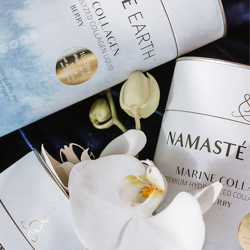 LifestyleShot_NamasteCollagenSachetsPack_Back_Marine_Berry(800x800)